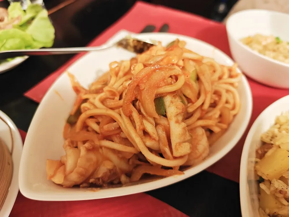 Nouilles Sautees Aux Fruits de Mer